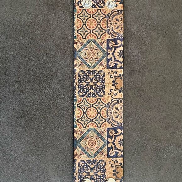 Rustic Mosaic Cork Medallion Print Large Wrap Bracelet Tan Multicolor OSFM - Picture 6 of 6
